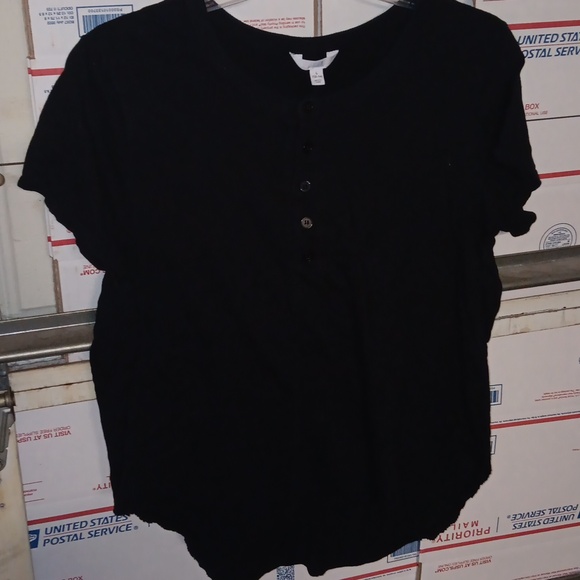 T8me And Tru Size L Black Button-Up Women's Top (SKU 522) - Picture 1 of 2